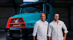 Nová bestie z Česka je na světě. Macík odhalil revoluční kamion EVO5 pro Dakar