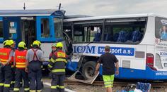 Srážka autobusu s vlakem u Struhařova. Řidiči hrozí až osm let