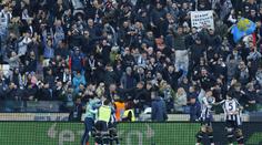 Šok v Itálii. Vlak s fanoušky Benátek napadli příznivci Udine, zranili několik lidí