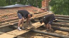 V Lanžhotě pořád odstraňují škody po tornádu. Podle meteorologů měli štěstí