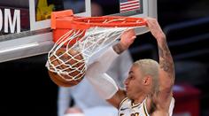 Dvojitá radost Lakers. Po dramatické výhře dotáhli i zajímavý přestup