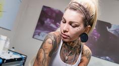 Holka jako obrázek! Takhle vypadá vítězka soutěže Miss Tattoo