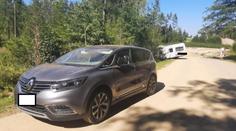 Tragická nehoda na Českokrumlovsku. Cizince přejel vlastní karavan