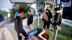 Strážníci objevili v parku opilou dívku, nadýchala téměř 2 promile!