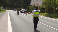Policisté překvapili motorkáře. Na dvou místech provedli utajenou razii