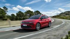 Jak si Škoda představuje dostupnou elektromobilitu? Nový Enyaq už má ceny pro český trh