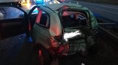 Dálnici D7 zablokovala hromadná nehoda! Hasiči vyprošťovali člověka