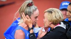 Dojemný atletický příběh. Běžkyně ovládla závod, kde kdysi zářila její matka