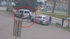 Policie ukázala záběry hrůzného útoku. Mladík druhého pořezal motorovkou