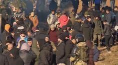 Desítky migrantů překonaly polsko-běloruskou hranici. Policie je zadržela