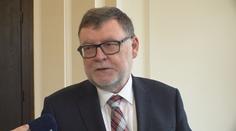 Praxe je důležitější než titul ze školy. Ministři se přou kvůli služebnímu zákonu