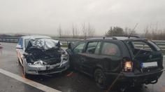 Komplikace na D11: Srazila se 4 auta, kolona měla 15 kilometrů