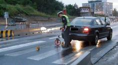 Muž šel na červenou, srazilo ho auto. Teď zemřel v nemocnici