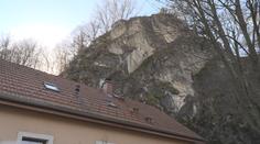 Dominanta Ledče nad Sázavou se stala nebezpečnou. Město kvůli ní uzavřelo silnici