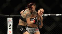 Nunes za minutu zničila Cyborg a je nejlepší zápasnicí v historii UFC