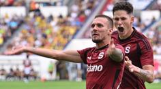 Divočina v lize: Dvě červené, šílená chyba brankáře. Sparta i Slavia si zastřílely
