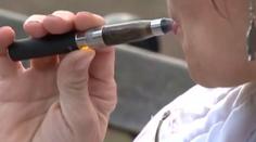 E-cigarety už měly zabít šestého Američana! Úřady zvažují zákaz
