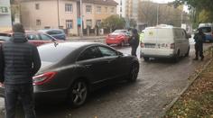 Dodávka s penězi měla nehodu, na místě hlídaly speciální jednotky
