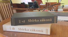 Česko má nezvykle moc zákonů. Ministerstvo vnitra si na to chce posvítit