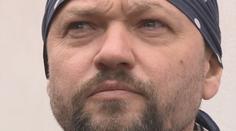 Muži podezřelí z napadení Feriho se vězení nejspíš vyhnou