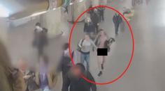 Nahý muž se procházel po pražském metru. Nemám se za co stydět, hájil se