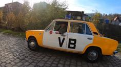 Trsátko, bakelit, jaguár z PVC. Trabant byl před revolucí hit! A nejen on