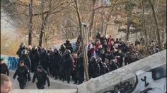 VIDEO: Fanoušci Slavie pochodovali na Letnou. V akci byl i vrtulník