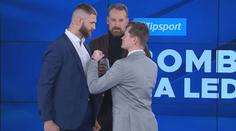 Procházka versus reportér TV Nova. Umí se dívat jako muž, chválí ho zápasník