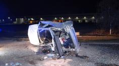Opilý řidič ujížděl policistům, auto letělo desítky metrů a začalo hořet
