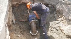 Města obchází strach z praskajícího potrubí. Havárie řešíme obden, říkají technici