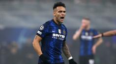 Arsenal hledá útočníky za rekordní sumu. V užším seznamu je i střelec Interu