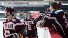Kometa po 41 letech v semifinále play off. A zaslouženě, shodli se hokejisté Sparty