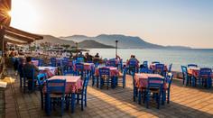 Krab a dva drinky v Řecku za téměř 15 tisíc. Turistka žaluje restauraci