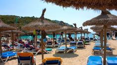 Na Mallorce vypukla panika. Lidi kousaly rybky, tekla krev