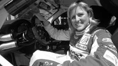Svět motorsportu pláče. Legendární královna okruhů podlehla rakovině