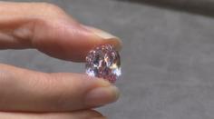Vzácný a největší růžový diamant svého druhu bude dražen v Ženevě