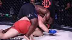 Bellator 265: Kongo v souboji těžkých vah uškrtil Charitonova