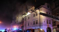 Restauraci v centru Prahy pohltily plameny. Škoda je přes 2 miliony