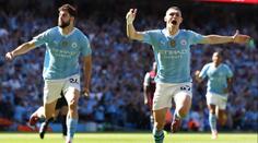 Manchester City vyhrál čtvrtý titul v řadě. V klíčovém zápase řádil Foden