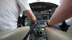 Falešný pilot vozil cestující po Evropě. Možná jste s ním na dovolenou letěli i vy