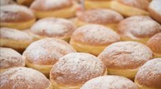 Město řeší bizarní kauzu. Desítky koblih záhadně ucpaly kanalizaci