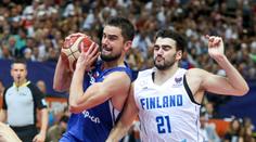 Češi po prohře spílali sudím. Saty dostal dvakrát do hlavy, štvalo Veselého