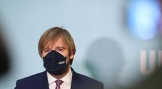 Zrušte vánoční večírky, požádal zaměstnavatele Vojtěch