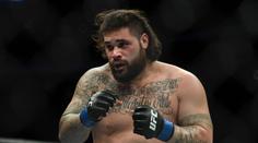 Ranař z UFC to přehnal. Vyrobil v baru pracovní úraz, čeká ho vězení!