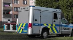 Horor v Chodově: Pobodaný muž vtrhl k sousedům! Je v nemocnici