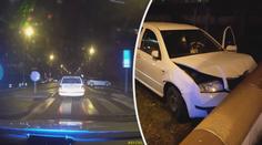 Při honičce s policisty boural, pak mladík utíkal jen v bačkorách. VIDEO