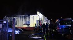 Plameny totálně zničily autoservis, škoda jde do milionů