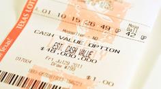 Ženě utekl manžel za nejlepší kamarádkou. Teď vyhrála dvojitý jackpot