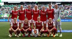 Letadlo s fotbalistkami Arsenalu vzplálo. Následovala rychlá evakuace
