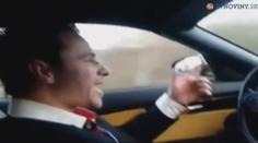 Tento muž jel po dálnici 260 km/h, ve vsi pak 150 km/h